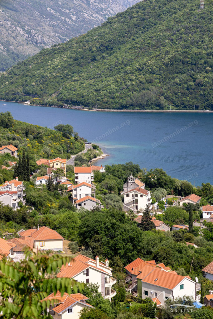 otrestavrirovannyj kamennyj dom s vidom na more v dzhurichi kotorskij zaliv 23