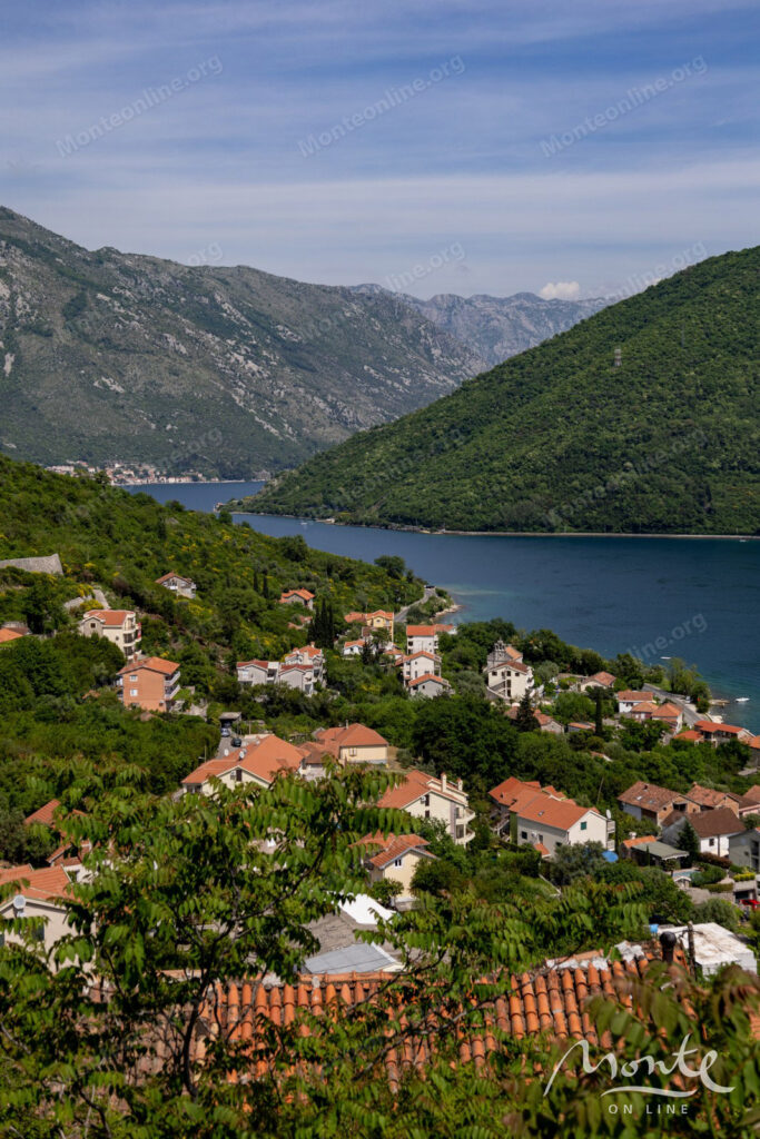 otrestavrirovannyj kamennyj dom s vidom na more v dzhurichi kotorskij zaliv 24