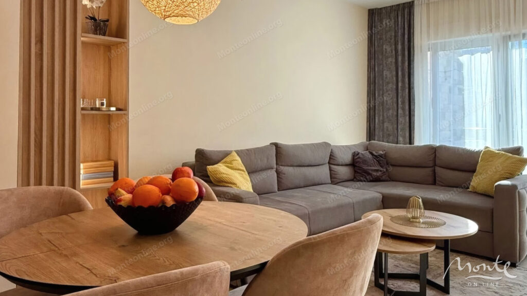 prostornaya kvartira s 1 spalnej v komplekse s bassejnom v dobrote 06