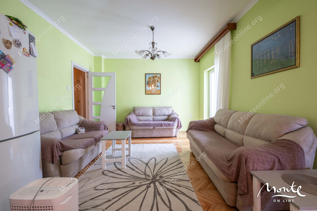 prostornaya kvartira s 2 spalnyami i vidom na gory v herczeg novi 02