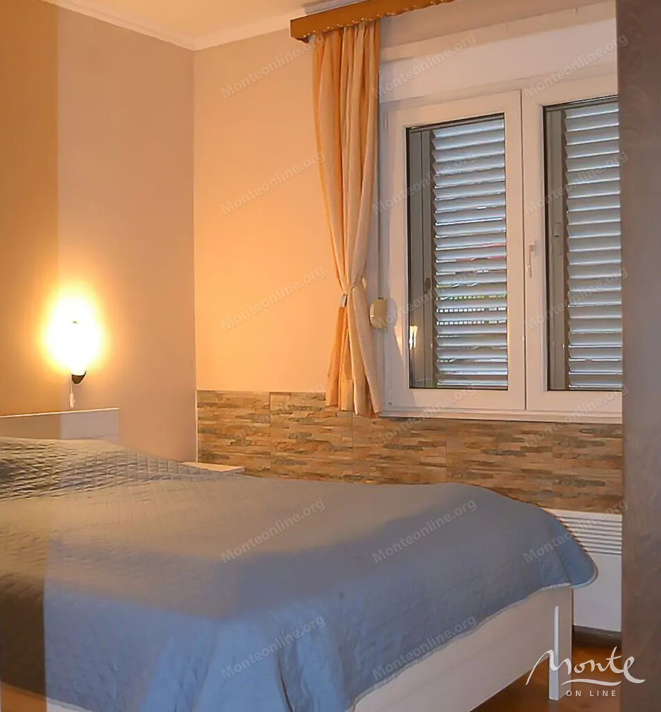 prostornaya kvartira s 2 spalnyami i vidom na gory v herczeg novi 04