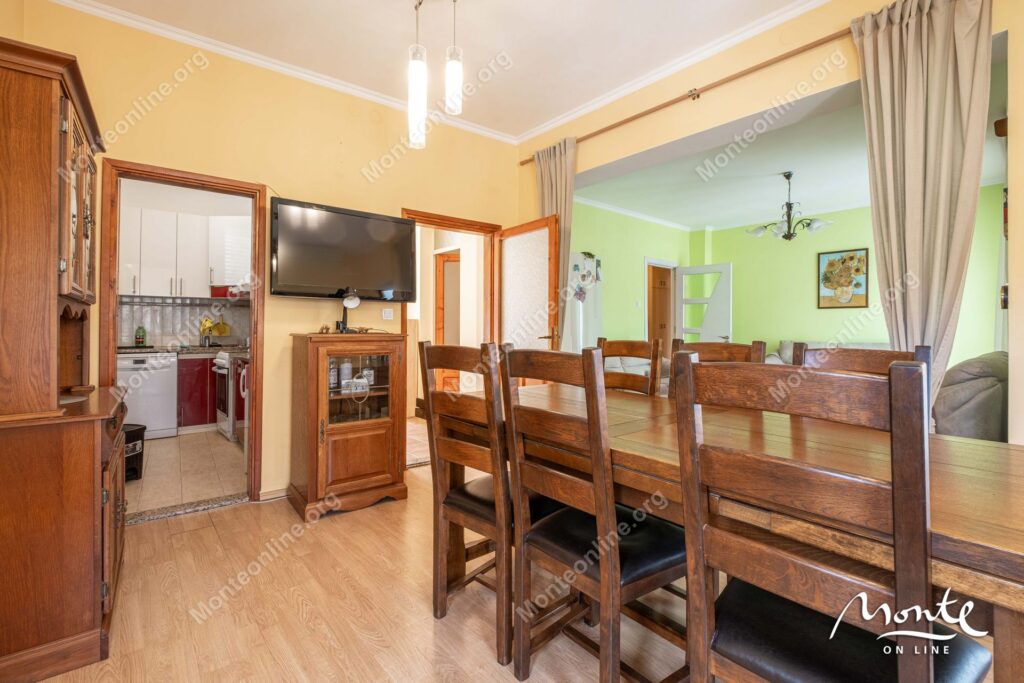 prostornaya kvartira s 2 spalnyami i vidom na gory v herczeg novi 05