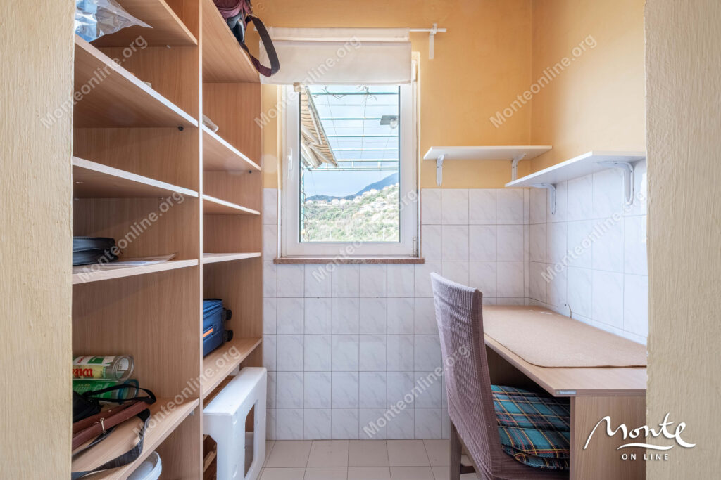 prostornaya kvartira s 2 spalnyami i vidom na gory v herczeg novi 12