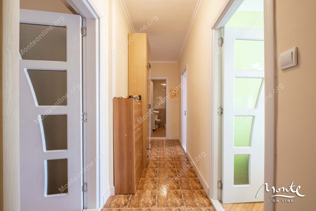 prostornaya kvartira s 2 spalnyami i vidom na gory v herczeg novi 13