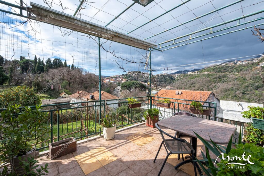 prostornaya kvartira s 2 spalnyami i vidom na gory v herczeg novi 22