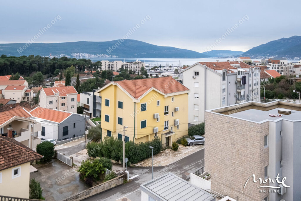 prostornaya kvartira s 2 spalnyami panoramnym vidom na more i bolshoj terrasoj v tivate 19