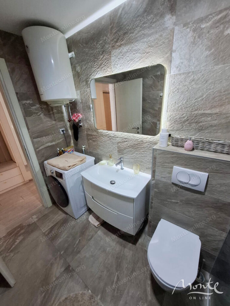 prostornaya kvartira s 3 spalnyami i bolshoj terrasoj v budve 18