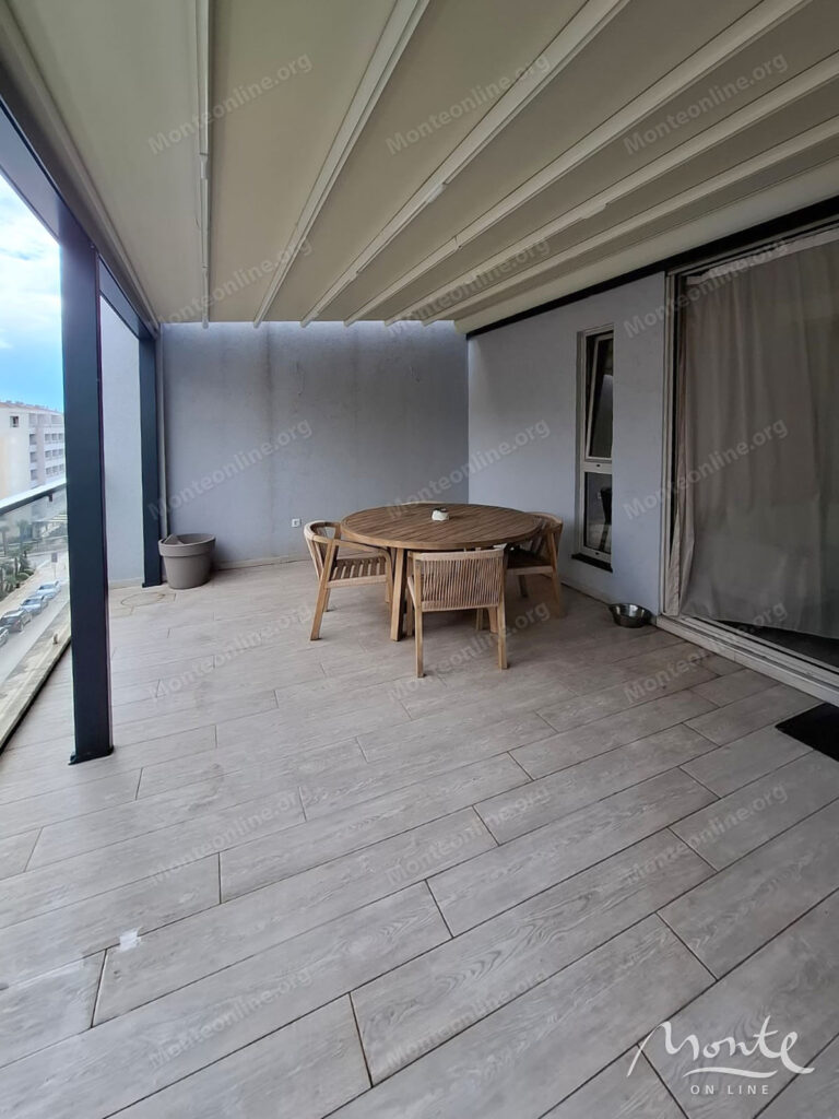 prostornaya kvartira s 3 spalnyami i bolshoj terrasoj v budve 26