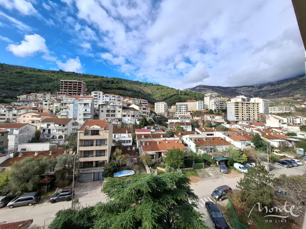 prostornaya kvartira s 3 spalnyami i bolshoj terrasoj v budve 31