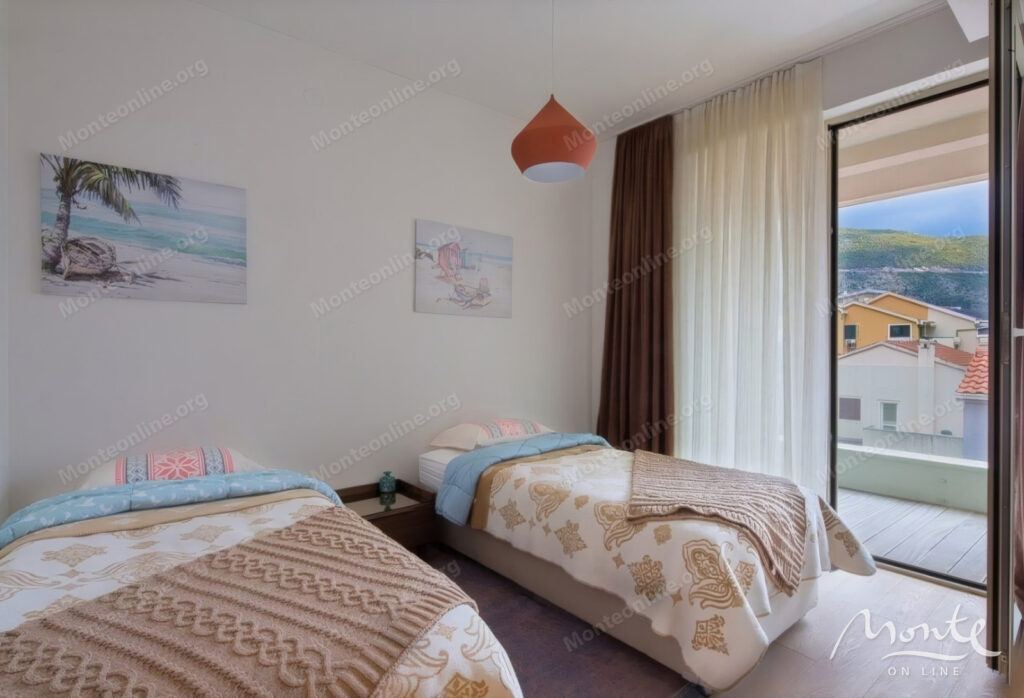 prostornaya meblirovannaya kvartira s 2 spalnyami v budve 06