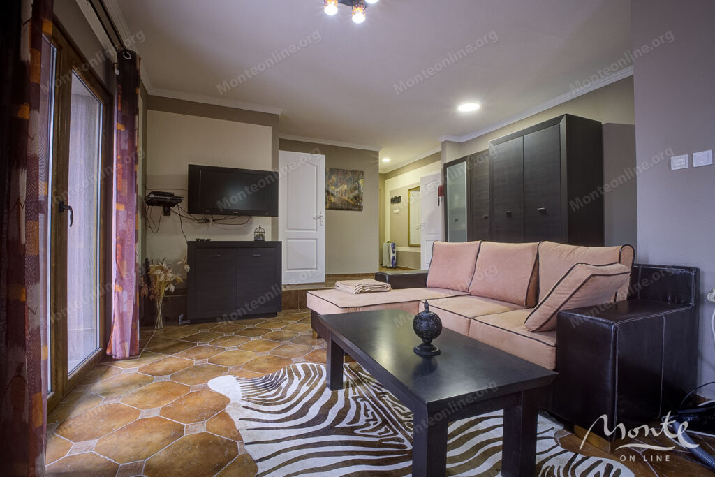 prostornyj dom s vidom na more v biele herczeg novi 04