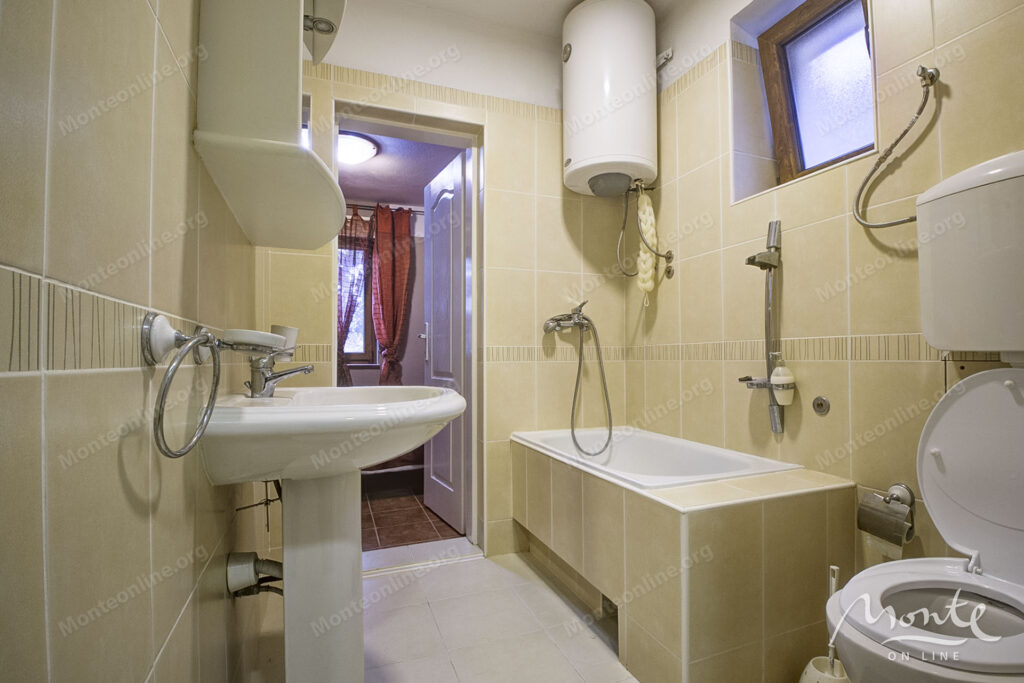 prostornyj dom s vidom na more v biele herczeg novi 18