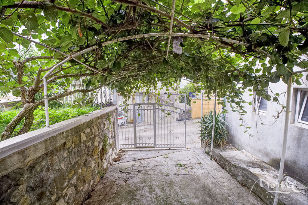 prostornyj dom s vidom na more v biele herczeg novi 48