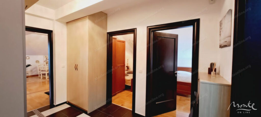 unikalnyj penthaus s 2 spalnyami i bolshoj terrasoj v czentre budvy 24