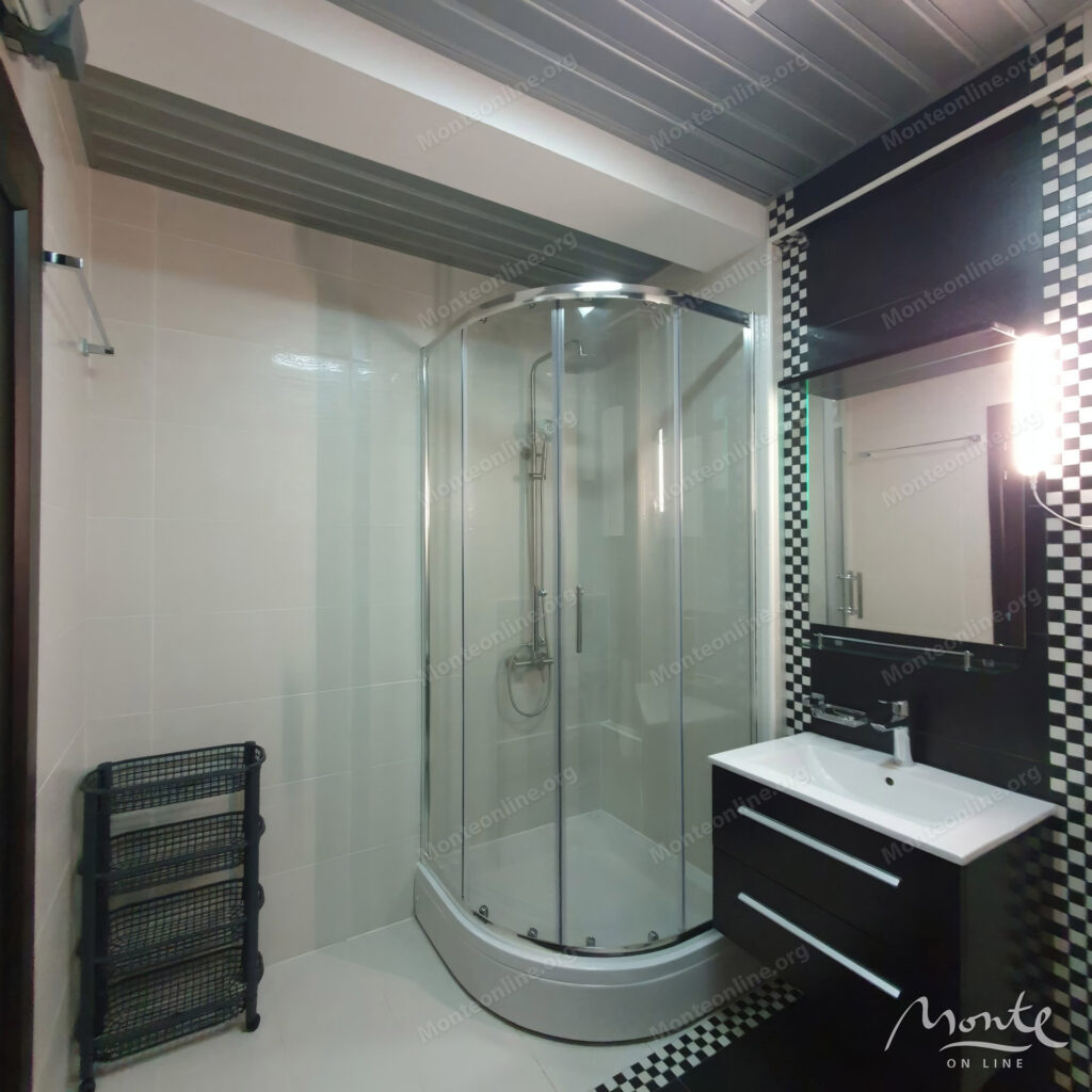 unikalnyj penthaus s 2 spalnyami i bolshoj terrasoj v czentre budvy 28