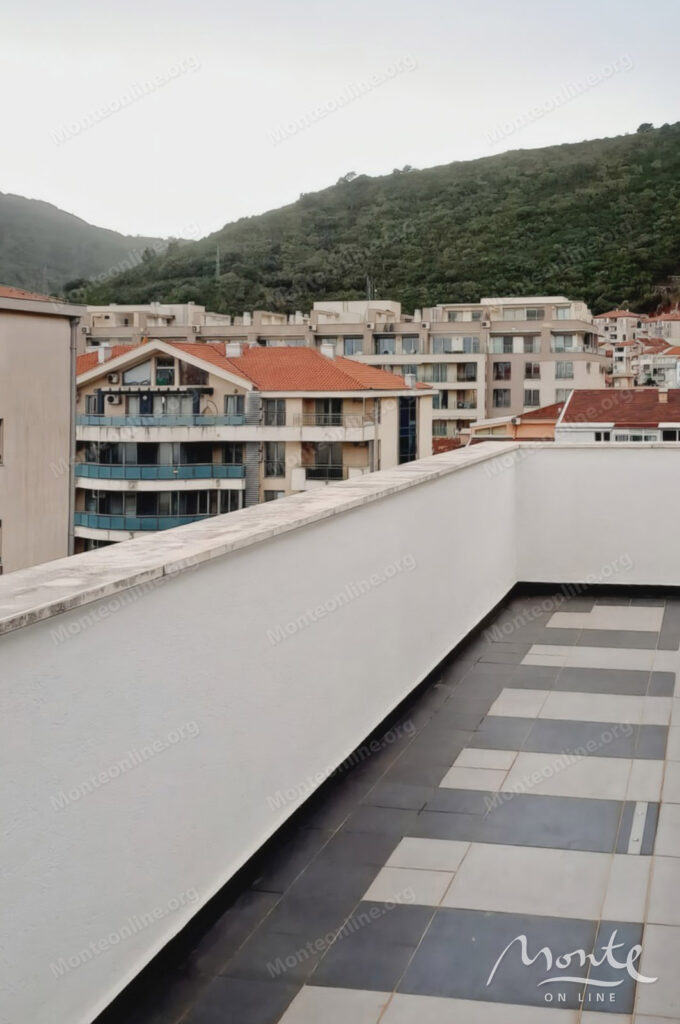 unikalnyj penthaus s 2 spalnyami i bolshoj terrasoj v czentre budvy 29