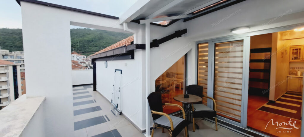 unikalnyj penthaus s 2 spalnyami i bolshoj terrasoj v czentre budvy 31