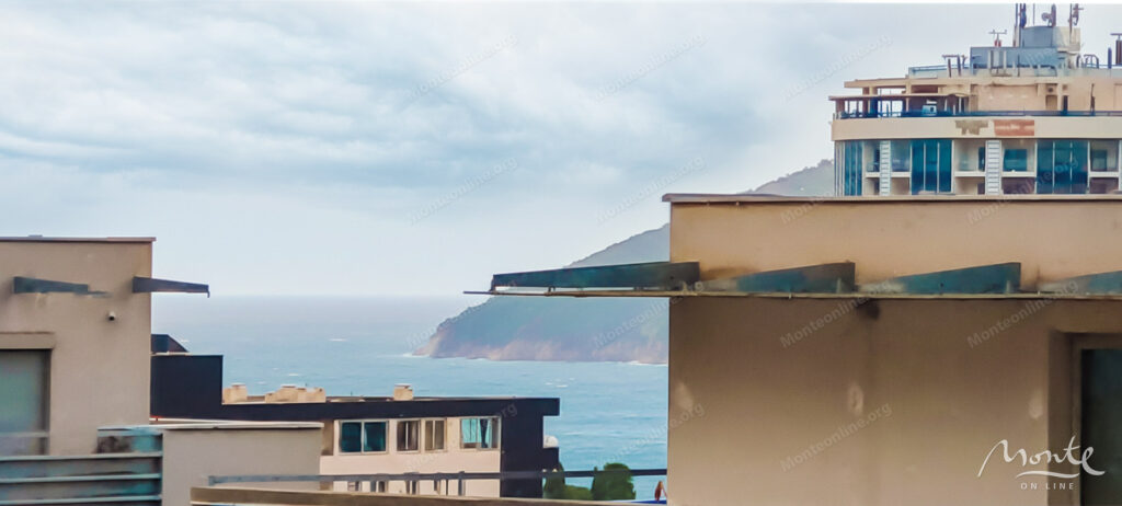 unikalnyj penthaus s 2 spalnyami i bolshoj terrasoj v czentre budvy 32