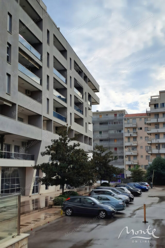 unikalnyj penthaus s 2 spalnyami i bolshoj terrasoj v czentre budvy 34