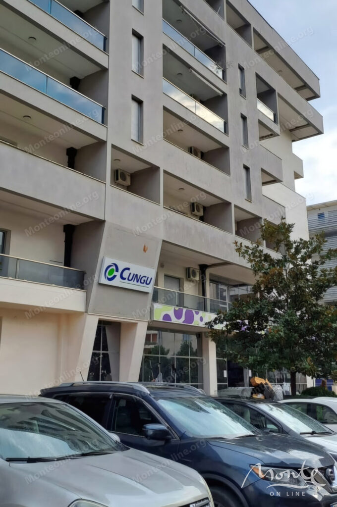 unikalnyj penthaus s 2 spalnyami i bolshoj terrasoj v czentre budvy 35