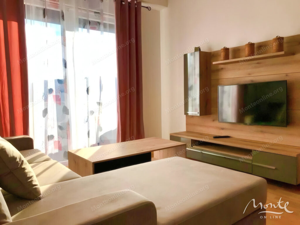 uyutnaya kvartira s 1 spalnej i vidom na more i gory v czentre bara 02