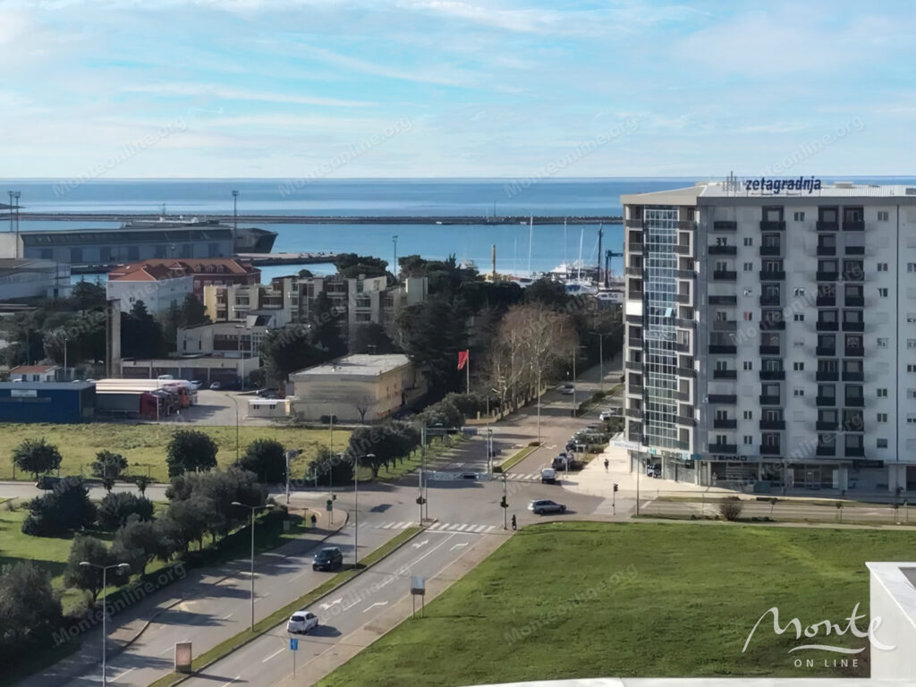 uyutnaya kvartira s 1 spalnej i vidom na more i gory v czentre bara 07