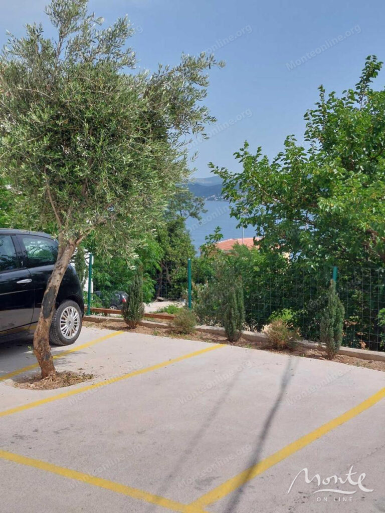 uyutnaya kvartira s 1 spalnej i vidom na more v dzhenovichah herczeg novi 13