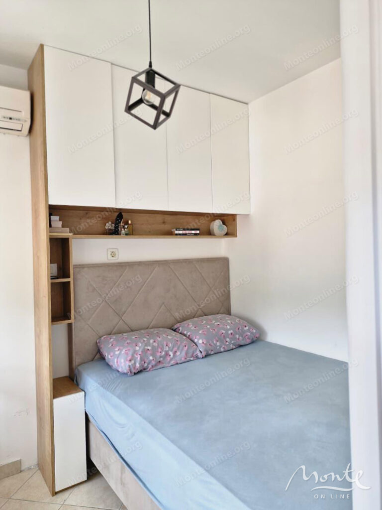 uyutnaya kvartira s 1 spalnej i vidom na more v samom serdcze tivata 04