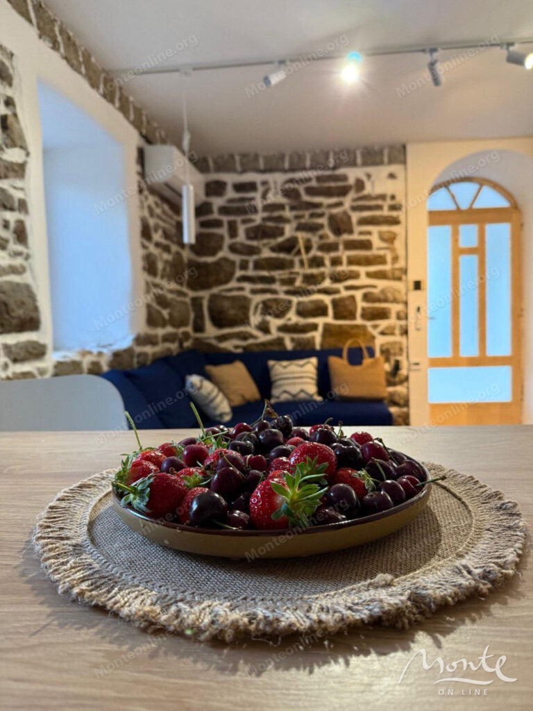 uyutnaya kvartira s 1 spalnej terrasoj i luzhajkoj v herczeg novi 03