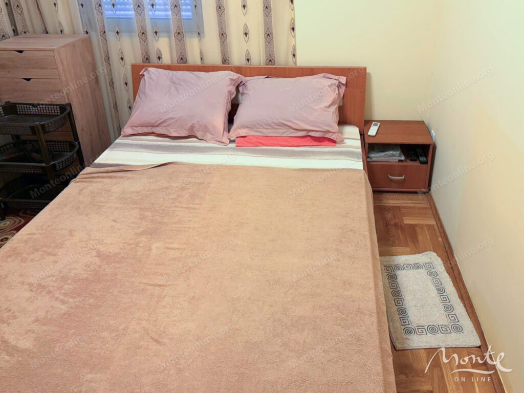 uyutnaya kvartira s 1 spalnej v bechichi s vidom na more 07