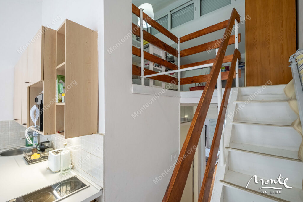 uyutnaya kvartira s 2 spalnyami s vidom na more v krashichi tivat 13