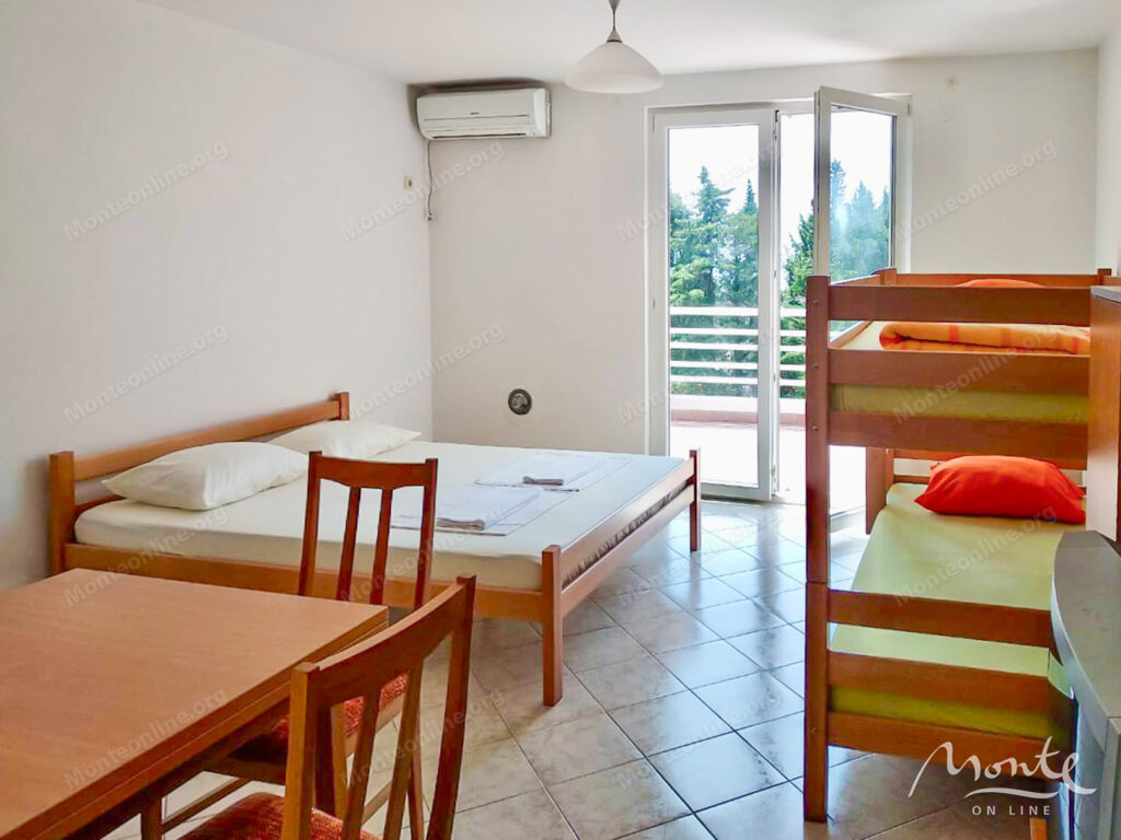 uyutnaya kvartira studiya v tihom rajone petrovacza 03