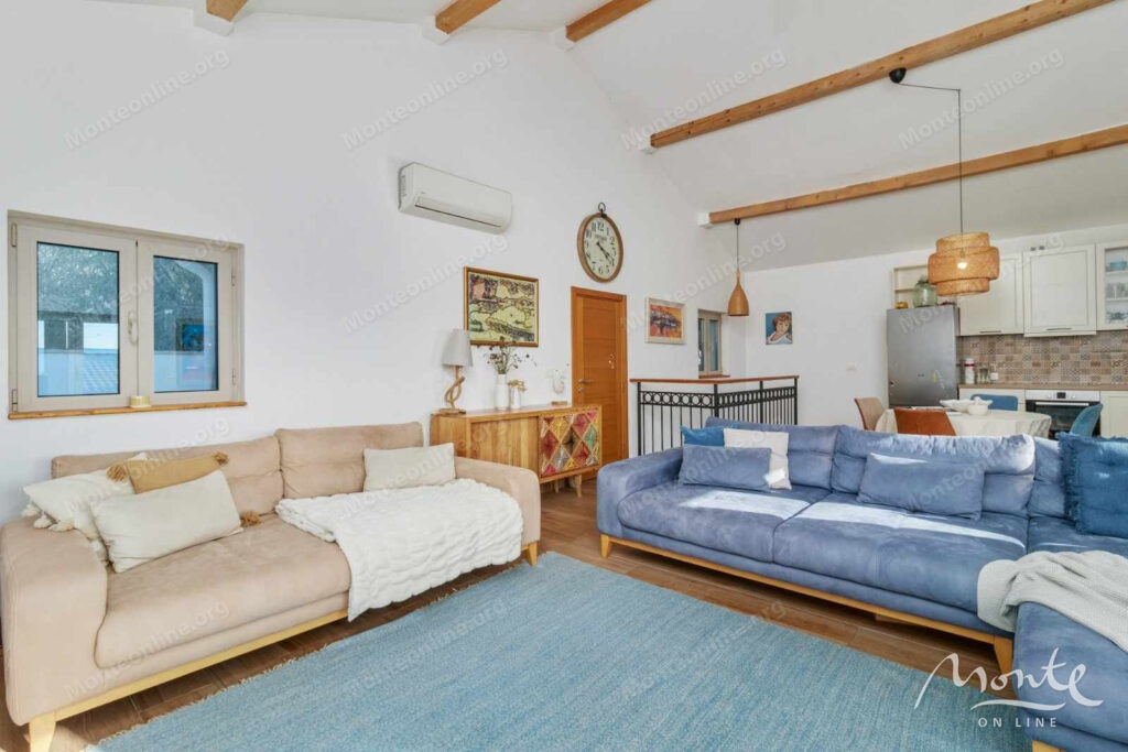 uyutnaya villa s bassejnom i prostornoj terrasoj v kavache tivat 08