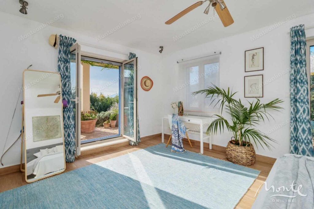 uyutnaya villa s bassejnom i prostornoj terrasoj v kavache tivat 12