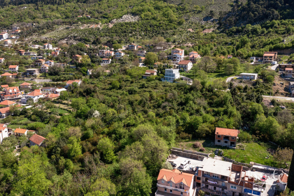 Plac za izgradnju u Boki Kotorskoj, vrhunska investicijska prilika.