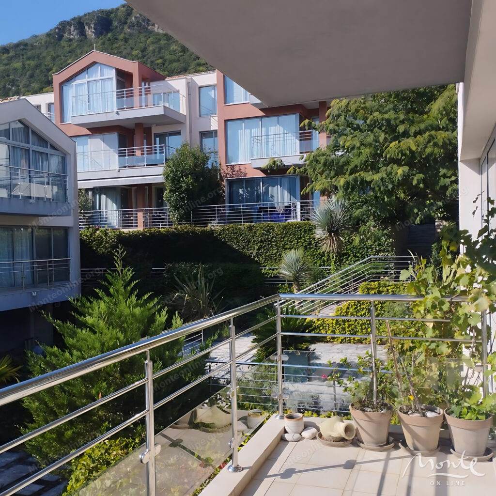 eksklyuzivnye apartamenty s panoramnym vidom na more v dzhenovichi boko kotorskij zaliv kompleks acacia hill 06