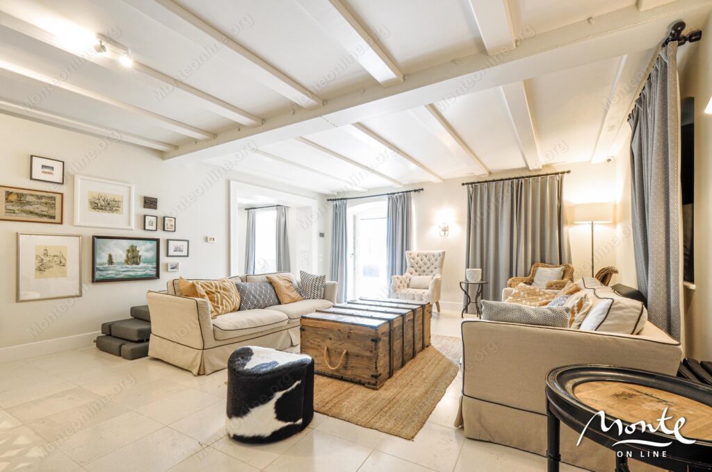 elitnyj kamennyj osobnyak na 1 linii morya v dobrote kotor 03