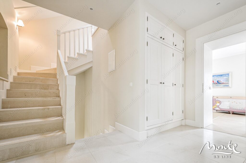 elitnyj kamennyj osobnyak na 1 linii morya v dobrote kotor 32