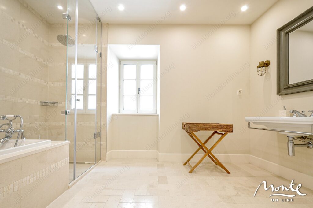 elitnyj kamennyj osobnyak na 1 linii morya v dobrote kotor 36