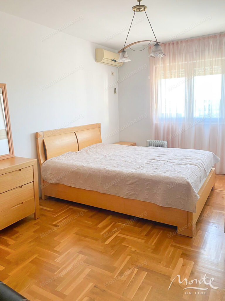 kvartira s 1 spavaćom sobom i funkcionalnoj planirovkoj u bare 02