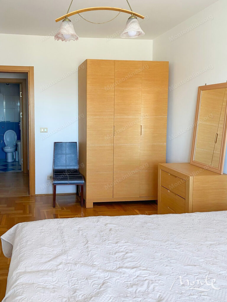 kvartira s 1 spavaćom sobom i funkcionalnoj planirovkoj u bare 03