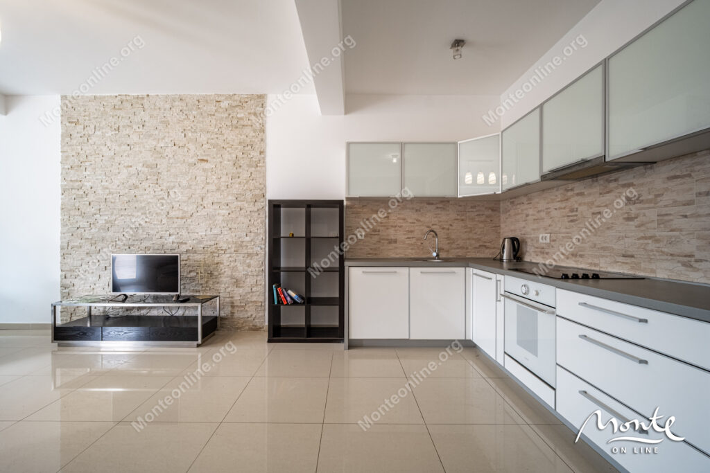 kvartira s 1 spalnej v dobrote s vidom na more i prostornoj terrasoj 13