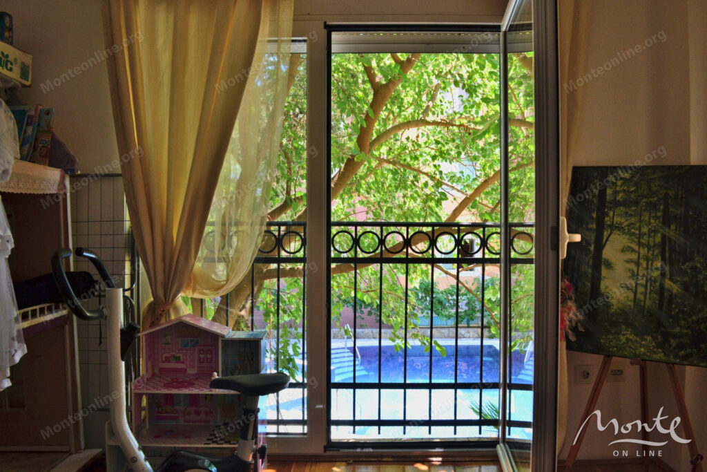 kvartira s 1 spalnej v klubnom dome s bassejnom v budve 10