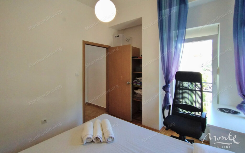 kvartira s 1 spalnej v klubnom dome s bassejnom v budve 16