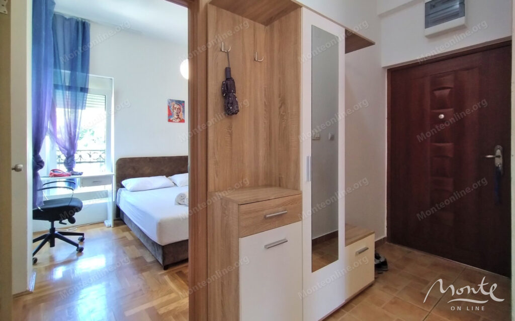 kvartira s 1 spalnej v klubnom dome s bassejnom v budve 17