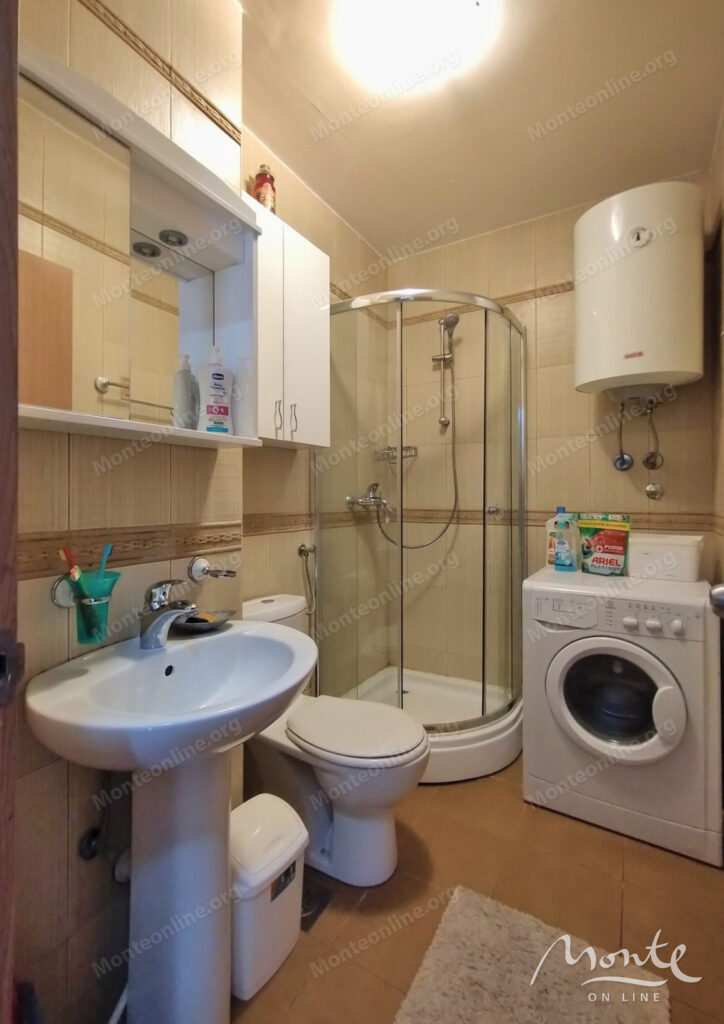 kvartira s 1 spalnej v klubnom dome s bassejnom v budve 19