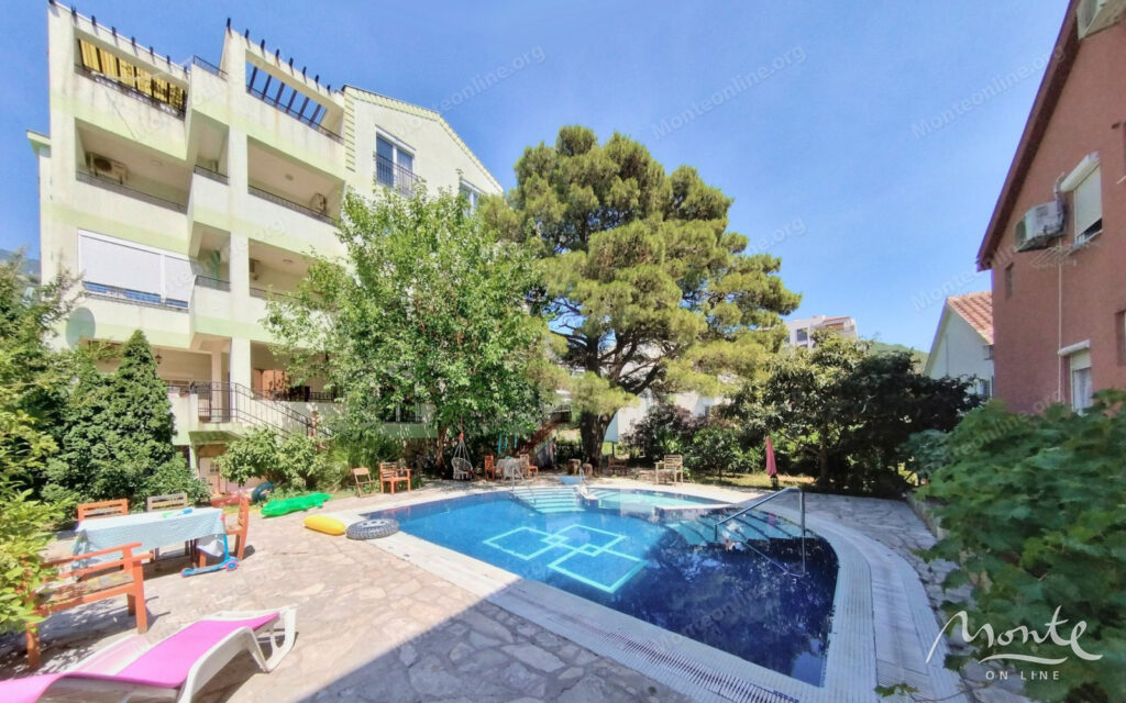 kvartira s 1 spalnej v klubnom dome s bassejnom v budve 28