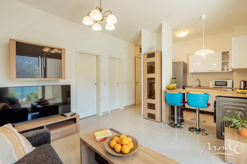 kvartira s 1 spalnej v risane na 1 linii s panoramnym vidom na more i parkovkoj 02