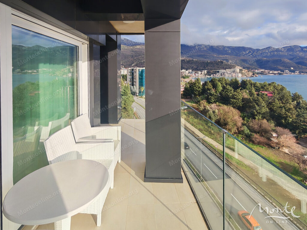 kvartira s 2 spalnyami v 150 m ot morya naprotiv otelya splendid bechichi 01