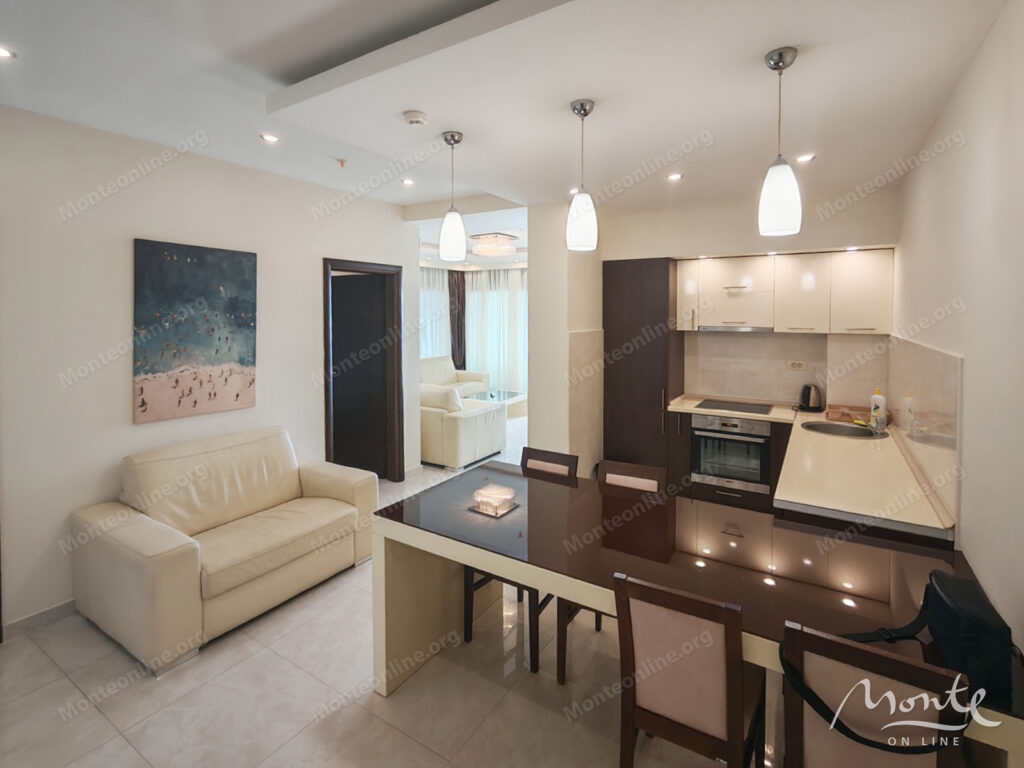 kvartira s 2 spalnyami v 150 m ot morya naprotiv otelya splendid bechichi 07